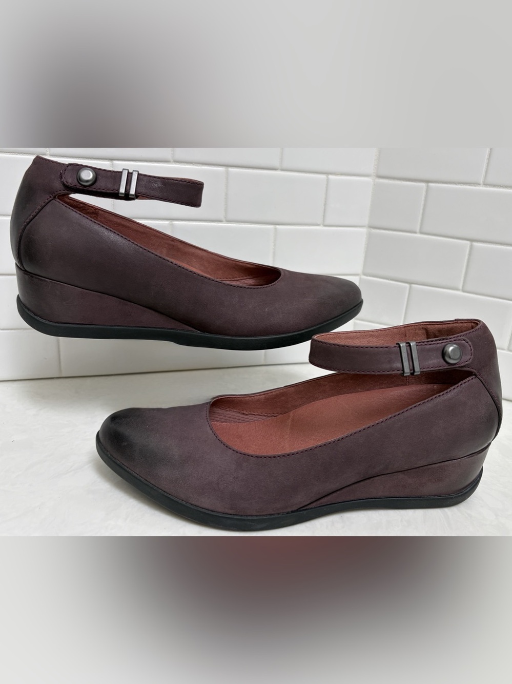 Dansko Shaylee Wedge Pump Ankle Strap Fig Burnished Leather Purple Size 38